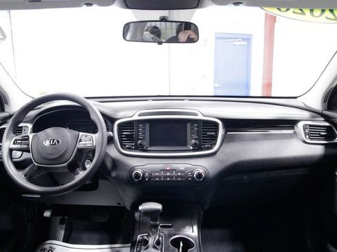 Used 2020 Kia Sorento LX image 15