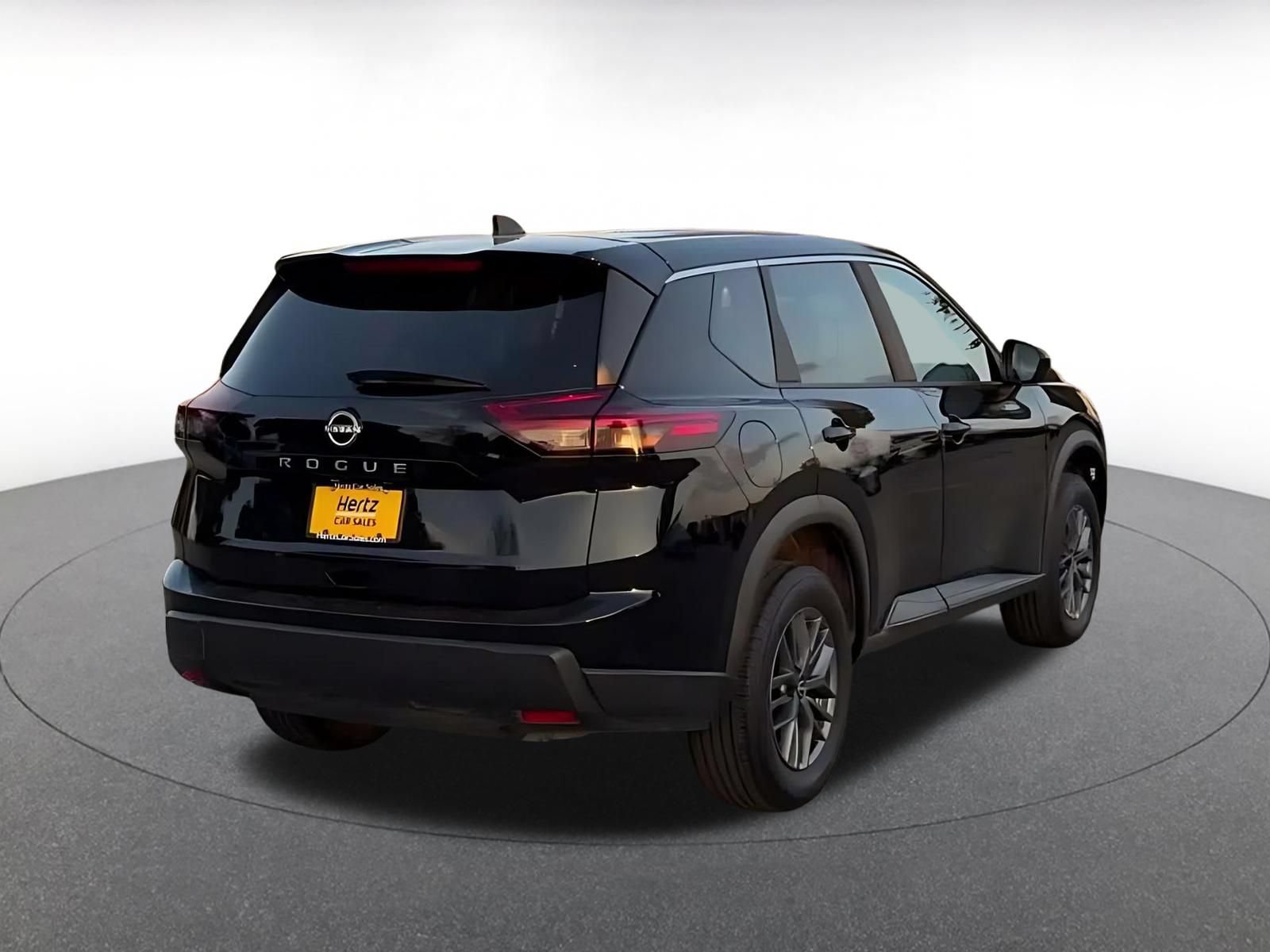 Used 2026 Nissan Rogue SV FWD image 13