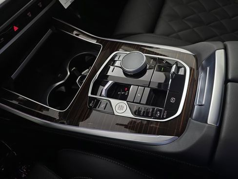 Used 2026 BMW X7 xDrive40i w/ Premium Package image 29