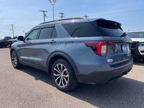 Used 2025 Ford Explorer ST-Line RWD image 5