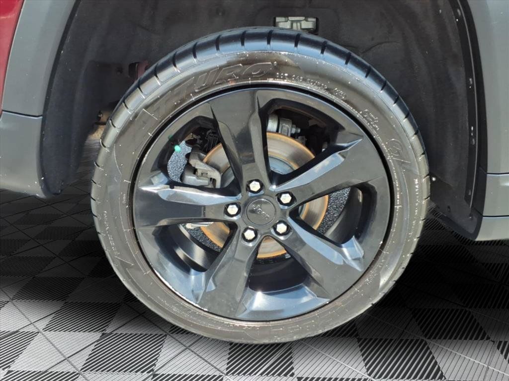 Used 2023 Jeep Grand Cherokee Limited w/ Luxury Tech Group II RWD image 31