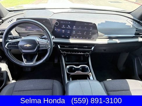 Used 2024 Chevrolet Traverse LT AWD/4WD image 8