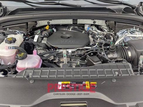 New 2026 Jeep Grand Cherokee Limited w/ Luxury Tech Group II image 31