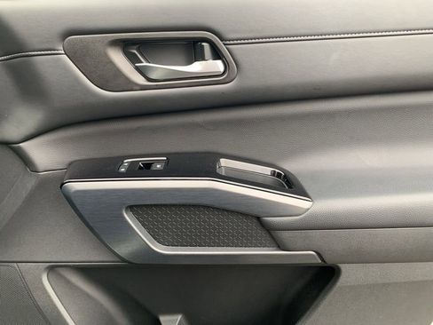 Used 2024 Nissan Pathfinder SL image 19