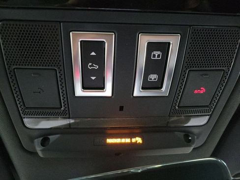 New 2025 Land Rover Defender 110 S image 21