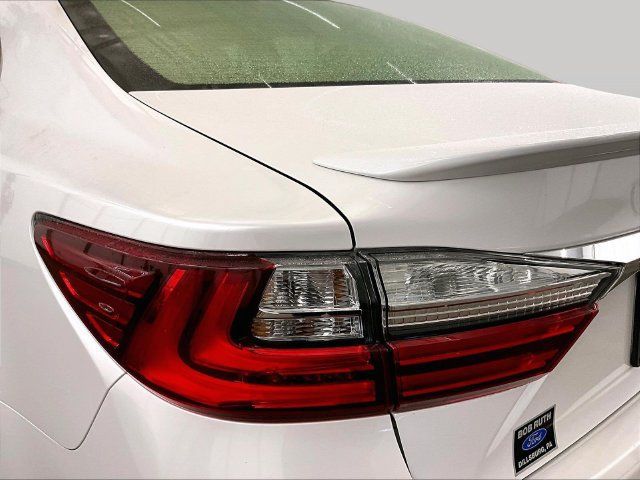 Used 2016 Lexus ES 350 w/ Premium Package w/Wood Trim FWD image 28