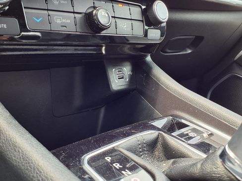 Certified 2024 Jeep Compass Latitude AWD/4WD image 11