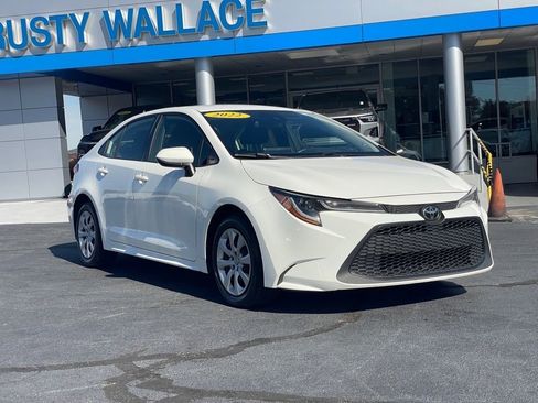 Used 2022 Toyota Corolla LE image 1