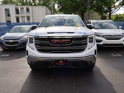 Used 2023 GMC Sierra 1500 SLT w/ SLT Premium Package AWD/4WD image 2