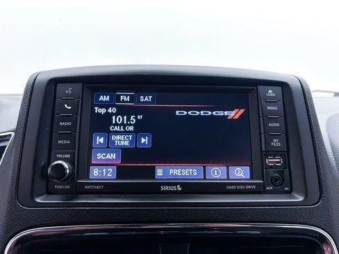 Used 2020 Dodge Grand Caravan SE FWD image 14