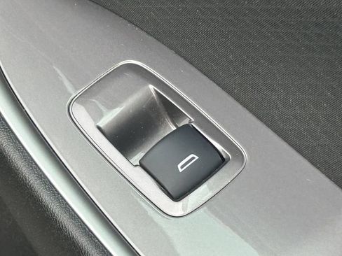 Used 2025 Chevrolet Malibu LT FWD image 33
