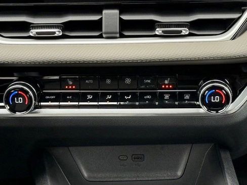 New 2026 Chevrolet Equinox LT w/ Convenience Package II image 23