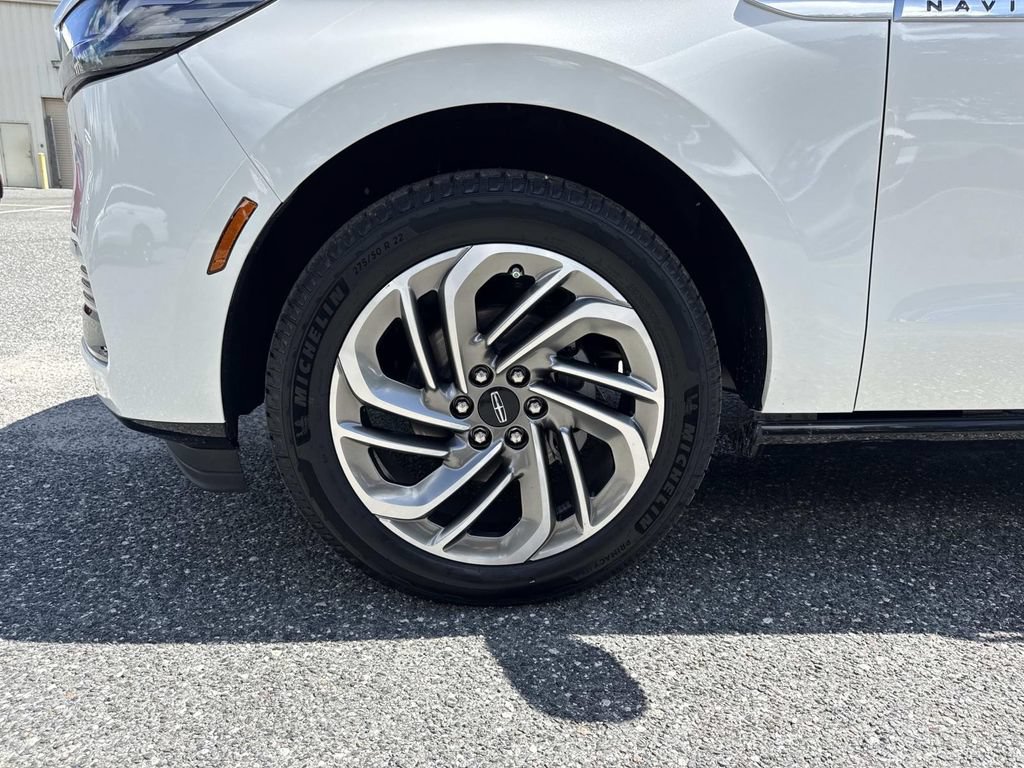 New 2026 Lincoln Navigator Reserve AWD/4WD image 10