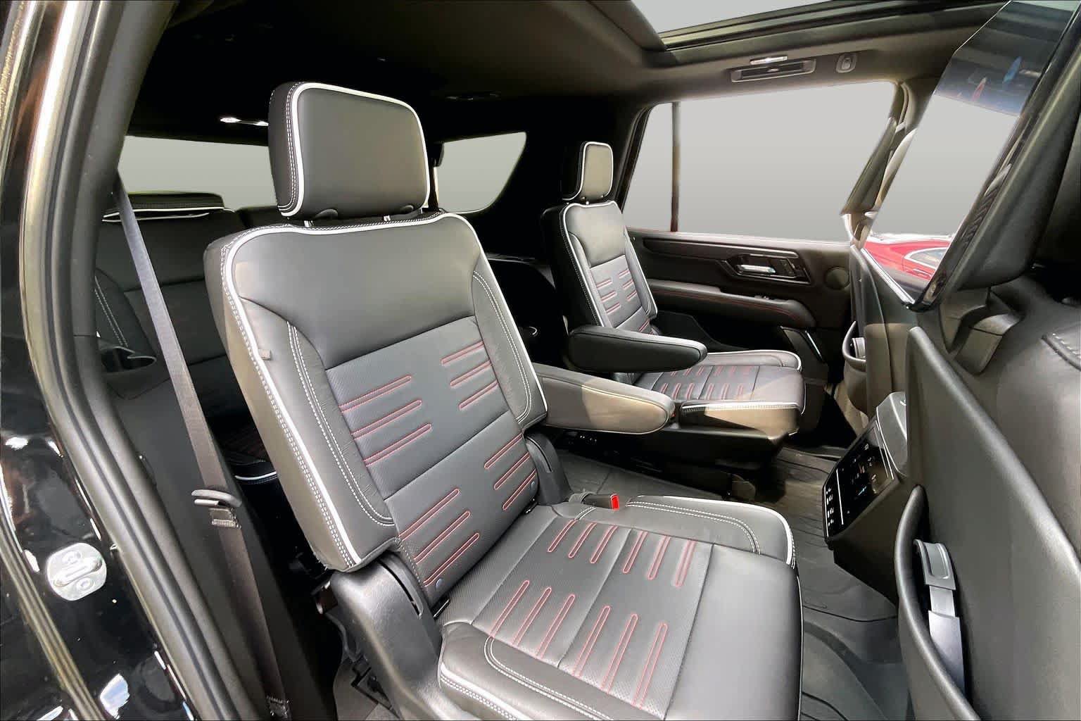 Used 2025 GMC Yukon AT4 Ultimate w/ LPO, Floor Liner Package AWD/4WD image 37