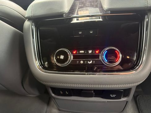 Used 2020 Lincoln Navigator Reserve w/ Luxury Package AWD/4WD image 7