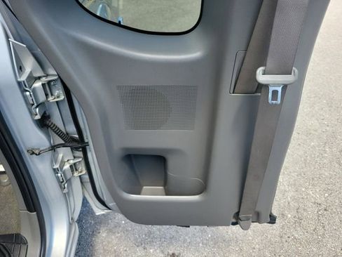 Used 2006 Nissan Frontier XE w/ (G01) XE Preferred Pkg RWD image 9