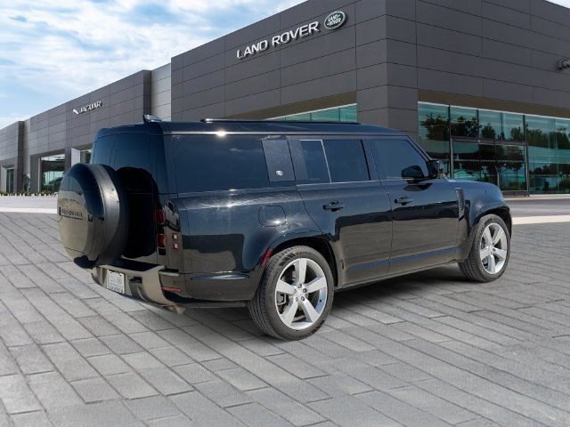 Used 2024 Land Rover Defender 130 X-Dynamic SE AWD/4WD image 5