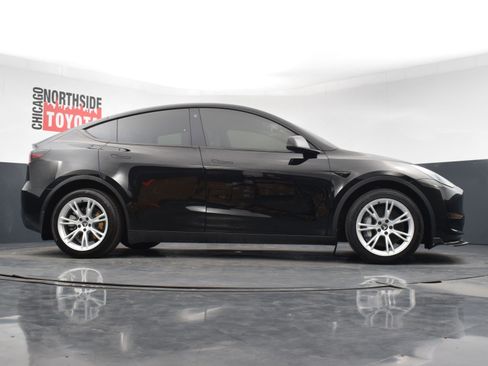 Used 2023 Tesla Model Y Long Range image 33