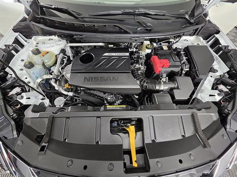 Used 2023 Nissan Rogue SL AWD/4WD image 11