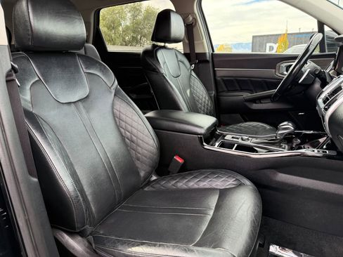 Used 2021 Kia Sorento SX Prestige image 20