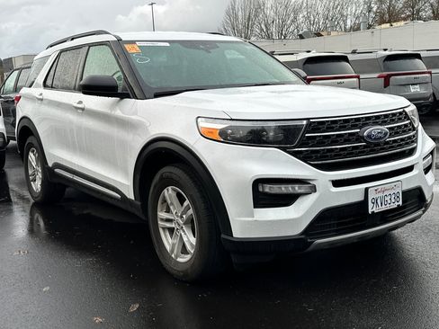 Used 2024 Ford Explorer XLT w/ Equipment Group 202A image 2