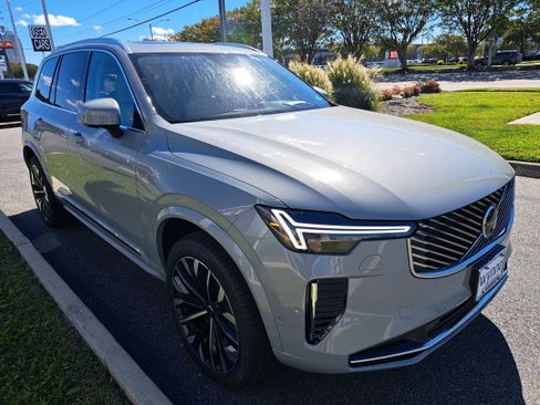 New 2026 Volvo XC90 B6 Ultra image 2