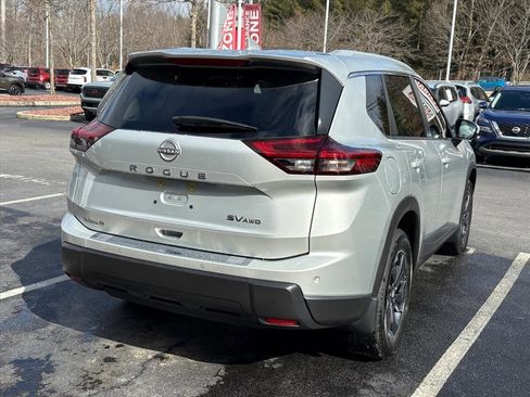 Certified 2024 Nissan Rogue SV w/ SV Premium Package image 7