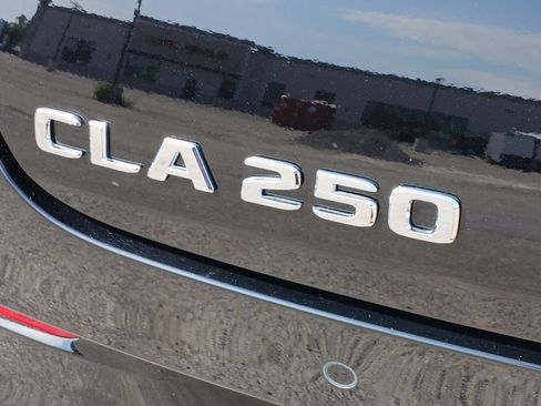 Used 2025 Mercedes-Benz CLA 250 4MATIC image 29