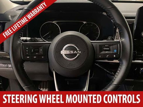Used 2025 Nissan Pathfinder SV FWD image 10