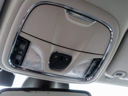 Used 2022 Jeep Cherokee Limited image 35