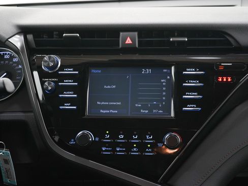 Used 2019 Toyota Camry LE FWD image 15