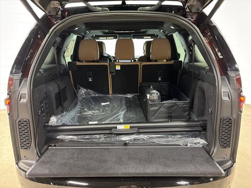 New 2026 Land Rover Discovery Limited Edition image 41