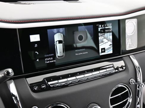 New 2026 Rolls-Royce Cullinan AWD/4WD image 20