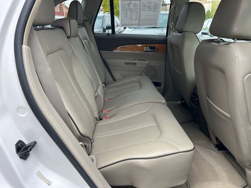 Used 2014 Lincoln MKX Base w/ Equipment Group 101A image 10