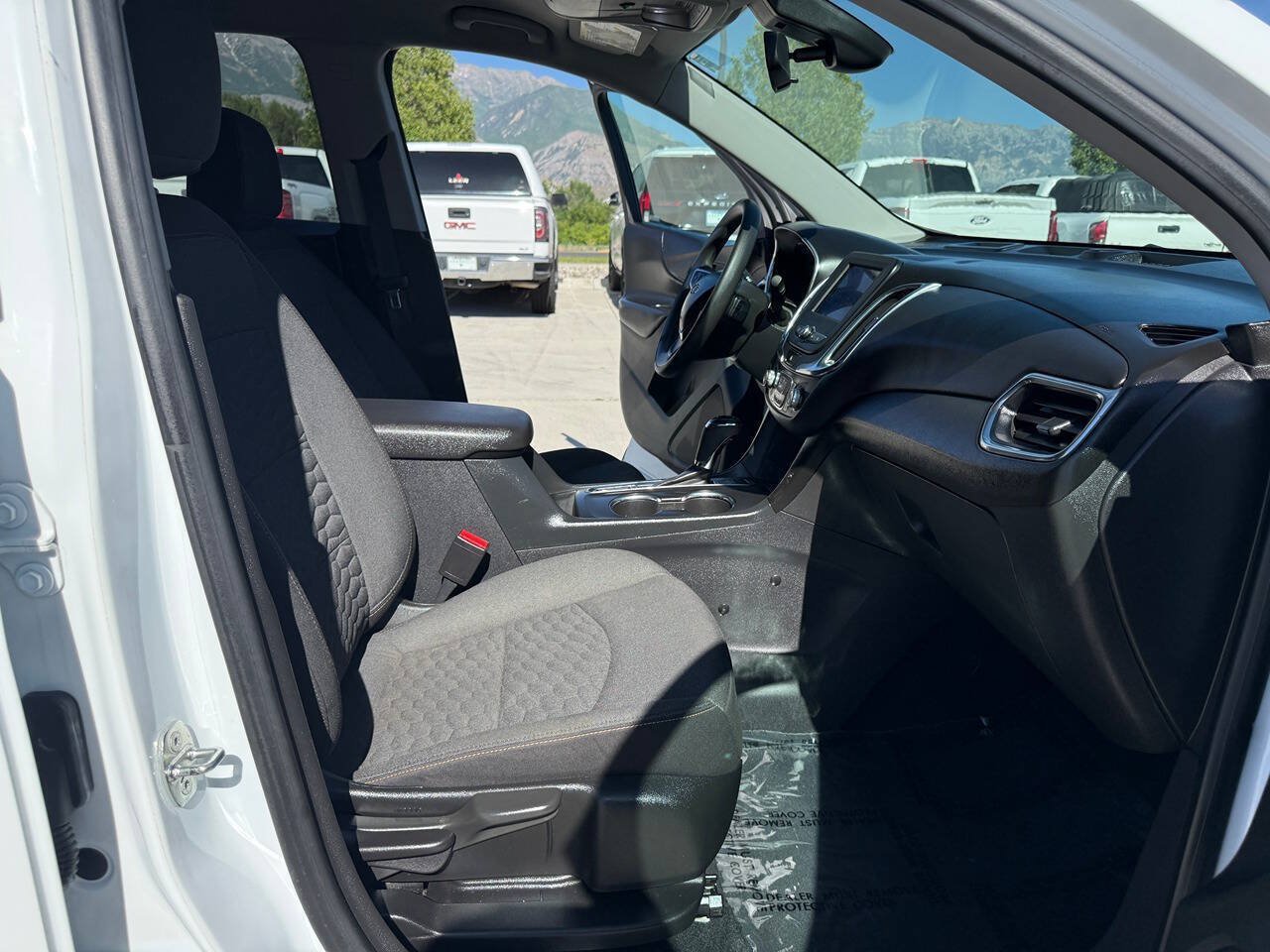 Used 2020 Chevrolet Equinox LT AWD/4WD image 23