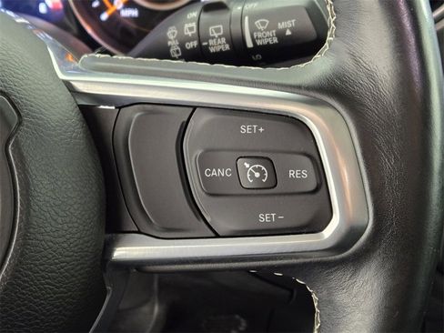 Used 2019 Jeep Wrangler Unlimited Sahara image 27