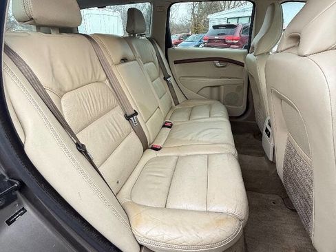 Used 2011 Volvo XC70 3.2 image 17