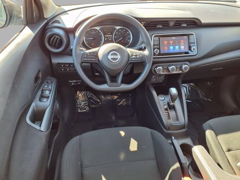Certified 2025 Nissan Kicks Play S image 4