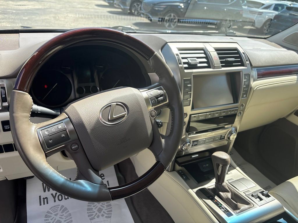 Used 2019 Lexus GX 460 Premium w/ Premium Package AWD/4WD image 11
