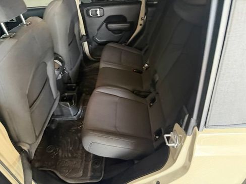 Used 2022 Jeep Gladiator Sport AWD/4WD image 40
