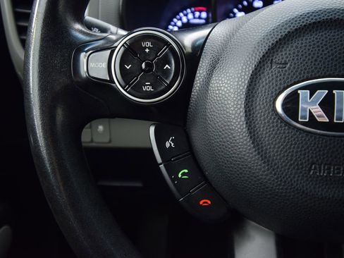 Used 2016 Kia Soul + image 26