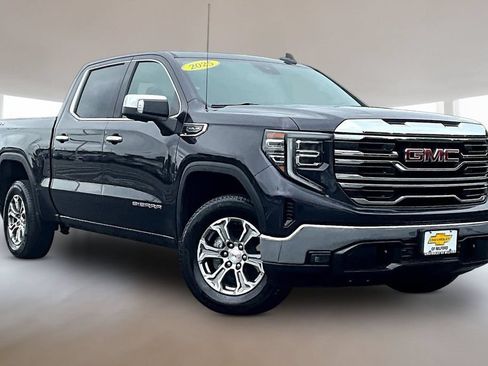 Used 2025 GMC Sierra 1500 SLT AWD/4WD image 1