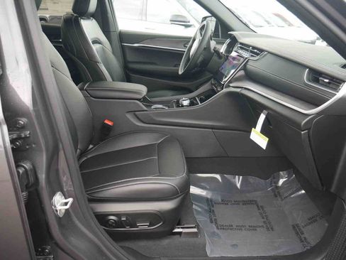 New 2025 Jeep Grand Cherokee Limited image 26