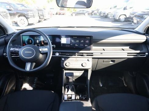 Used 2025 Hyundai Tucson SE image 14