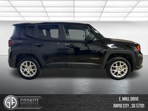 Used 2023 Jeep Renegade Latitude AWD/4WD image 7