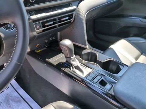 Used 2025 Toyota Camry SE FWD image 21