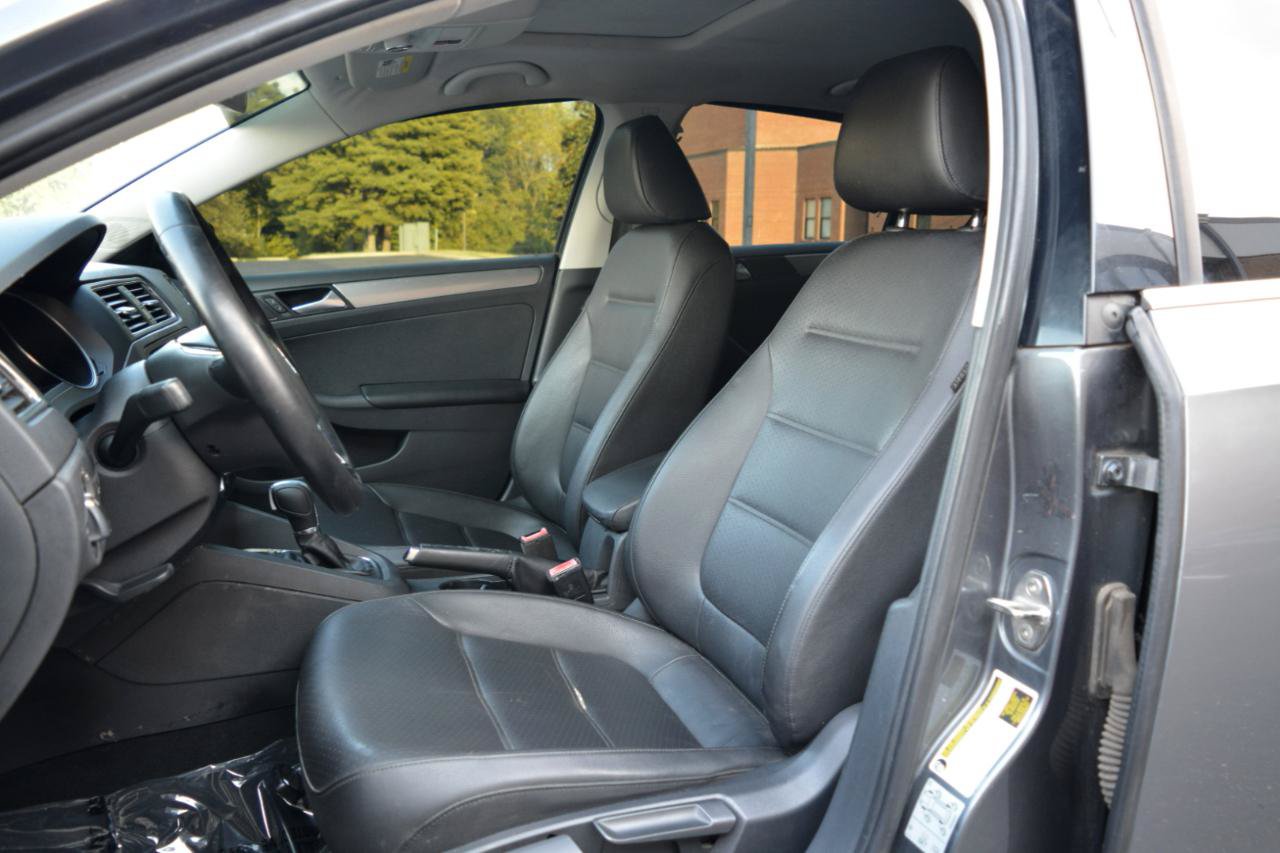 Used 2016 Volkswagen Jetta SE FWD image 10