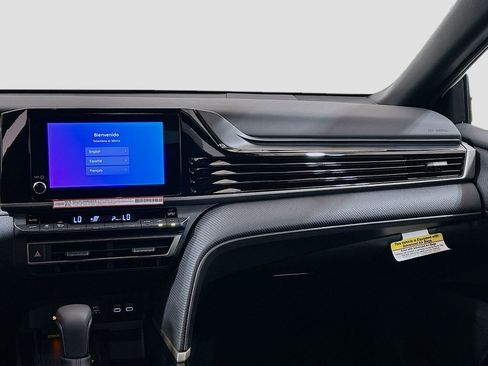 New 2026 Toyota Camry Hybrid FWD image 19