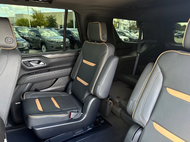 Used 2023 GMC Yukon AT4 w/ AT4 Premium Plus Package AWD/4WD image 31
