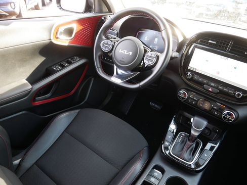 Certified 2023 Kia Soul GT-Line w/ GT-Line Technology Package image 9